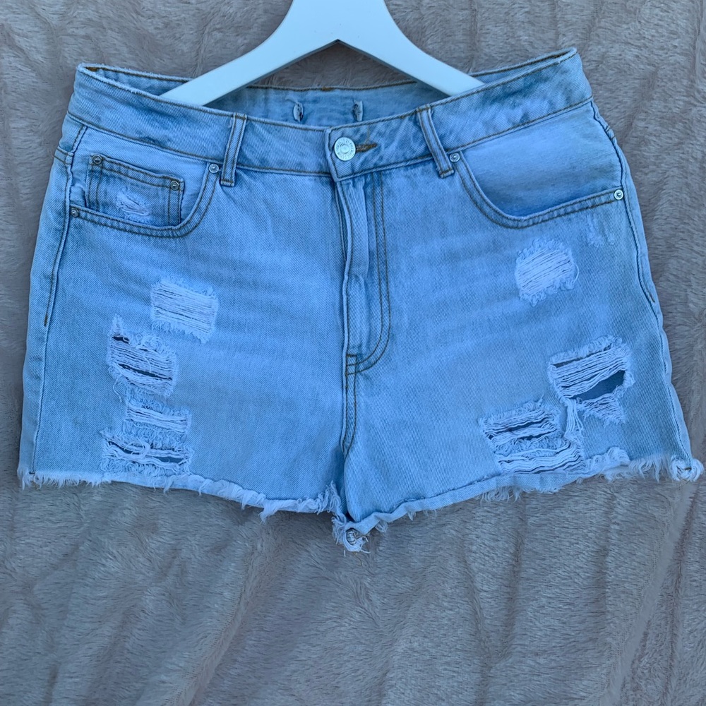 Women jeans shorts. Size: L/XL.